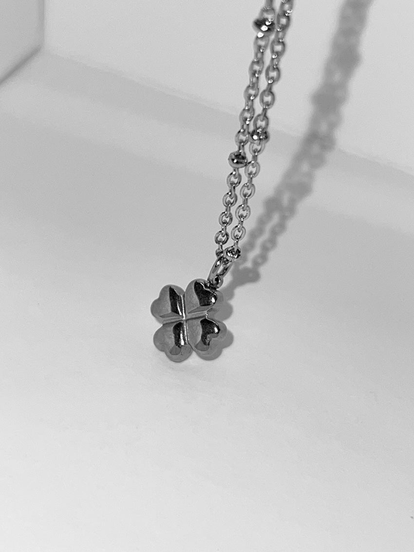 Melting Heart Club - Clover Necklace