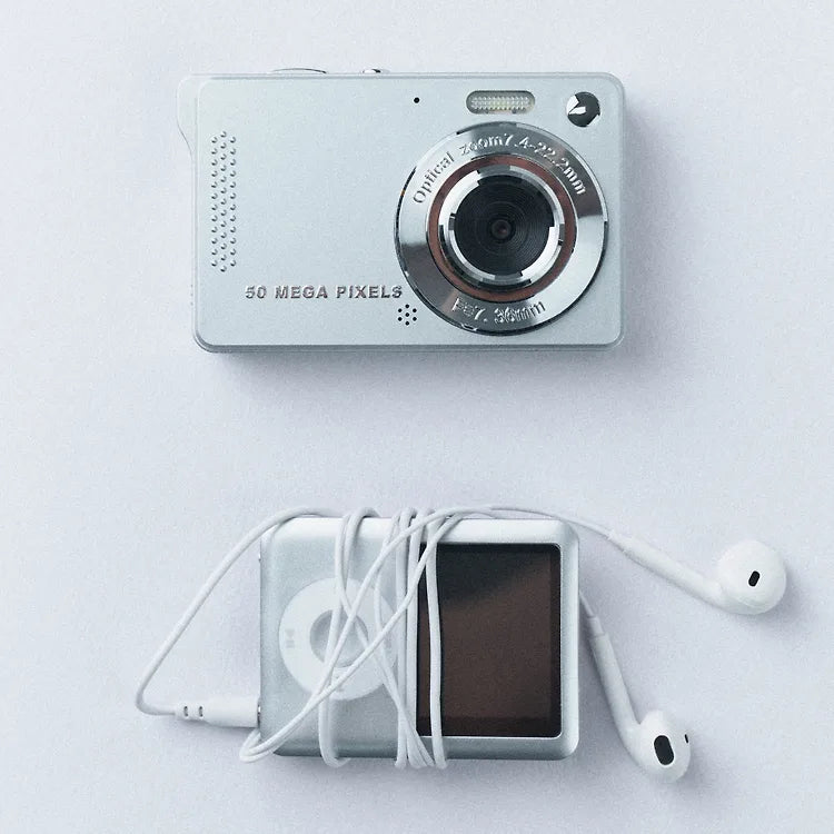 Huug - Millennium Digital Camera Y2K 復古千禧數碼相機 (連 SD卡、相機袋及銀色手繩)
