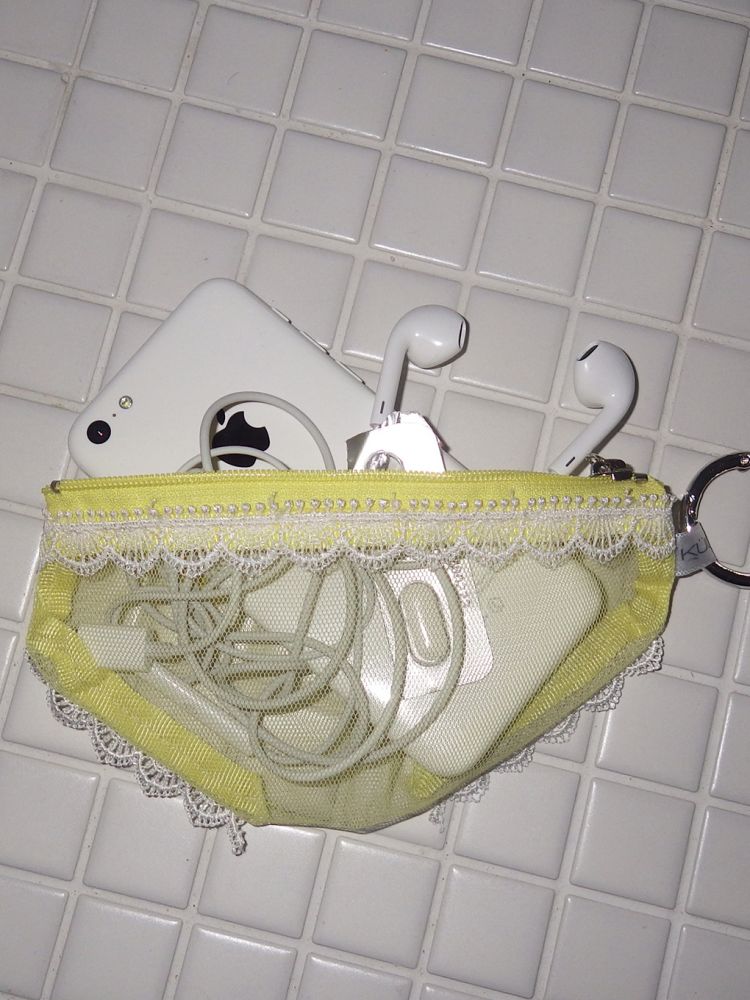 韓國4月30日發貨 | KUL - Cheeky Pouch (4 COLORS)