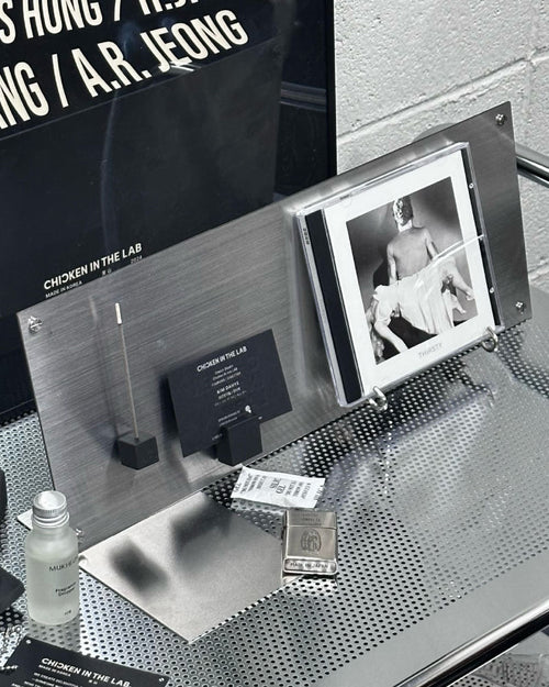 CHICKEN IN THE LAB - GIN Steel Board Stand