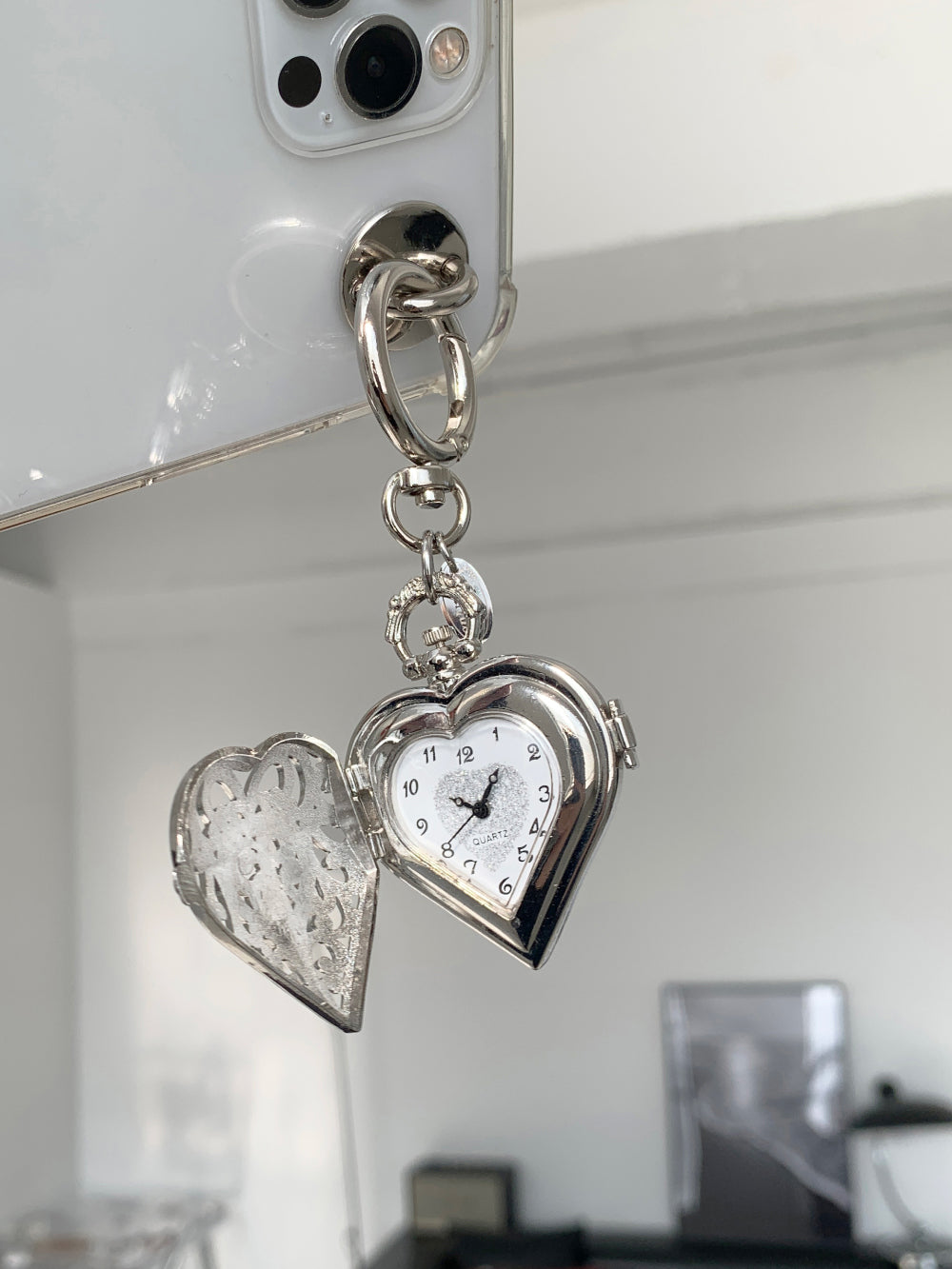 Grumpy Stuff - Ethereal Heart Watch Keychain