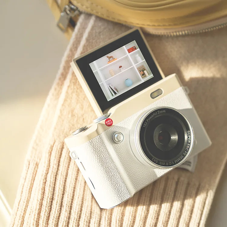 Huug - Flip Digital Camera 復古翻蓋數碼相機 (附送 SD卡及讀卡器)