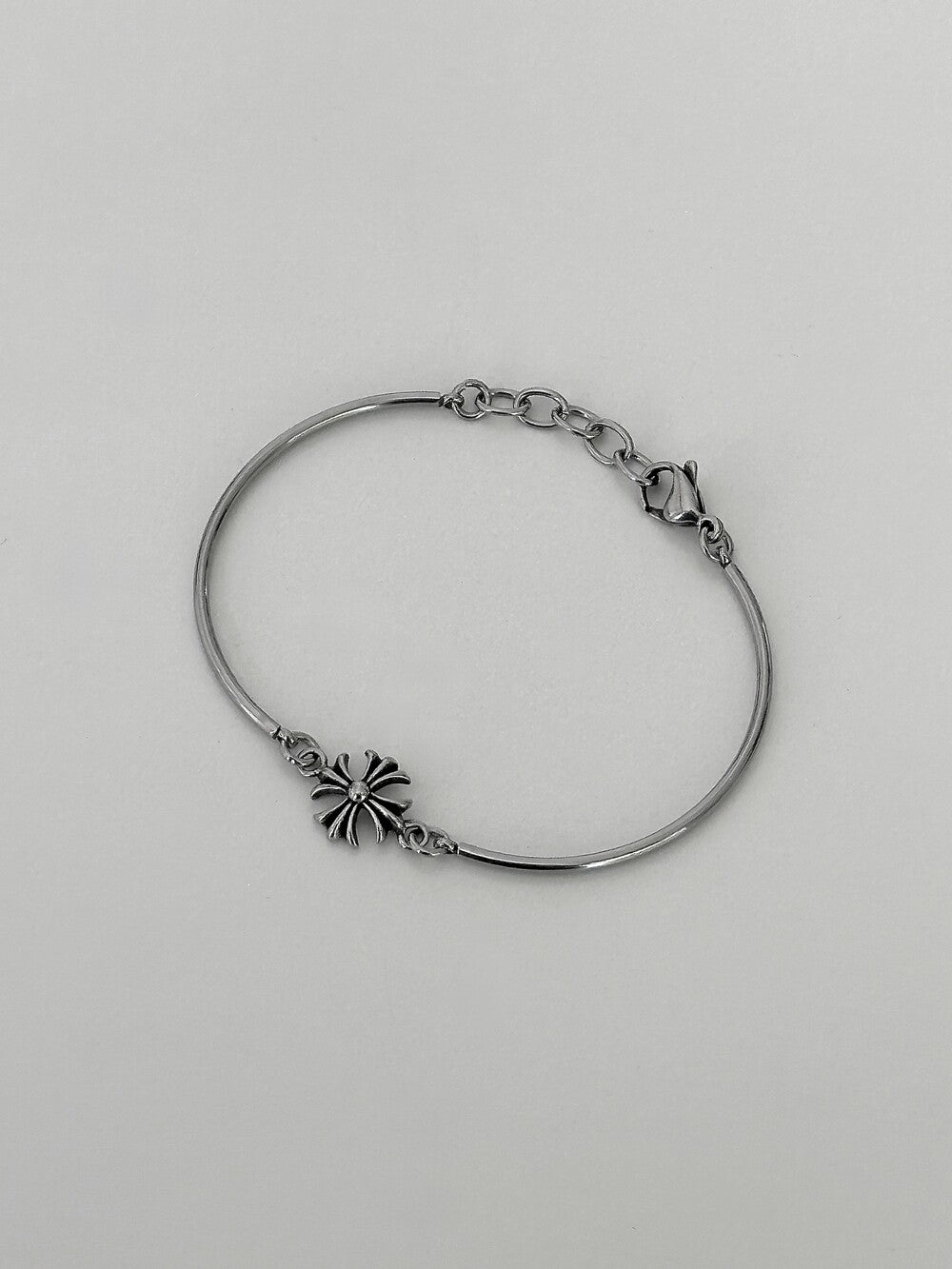 OFUSE - Cross Round Bracelet