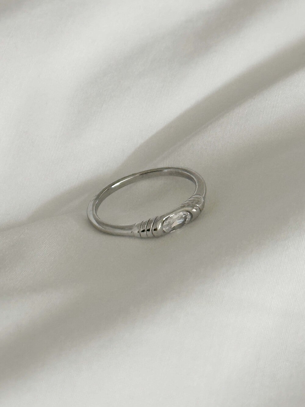 OFUSE - Oval Cubic Ring