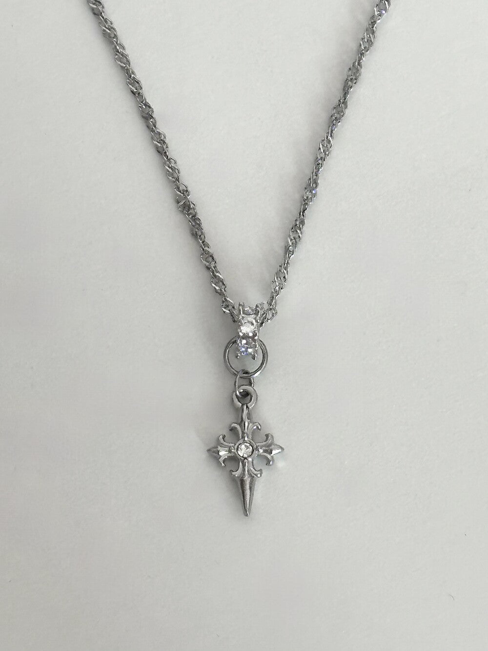 OFUSE - Cubic Cross Necklace-002